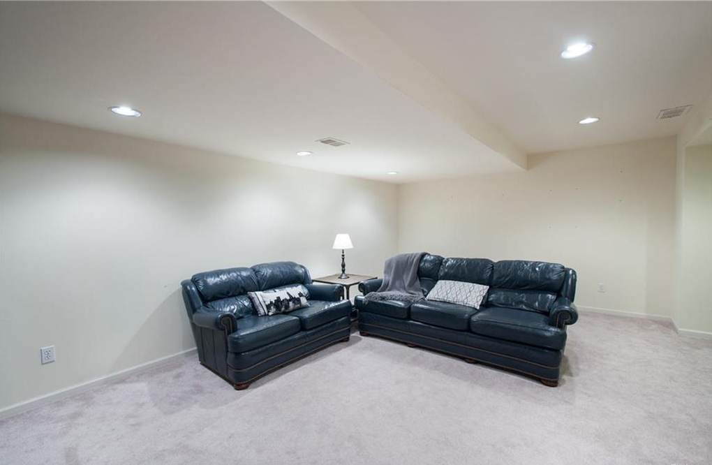 47320 Autumn Park Crt, Novi, MI 48374